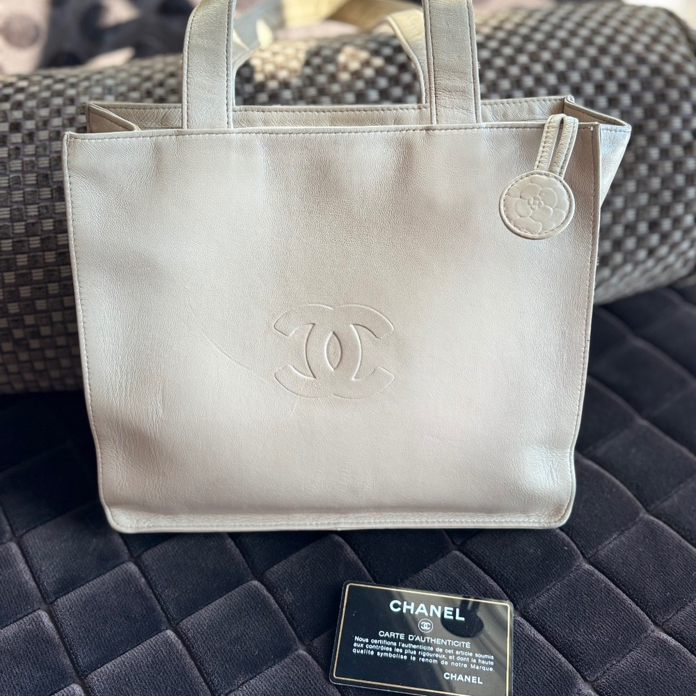 Chanel coco caviar leather tote bag